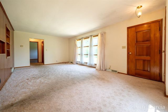 3530 11 Mile Road, Rockford, MI 49341