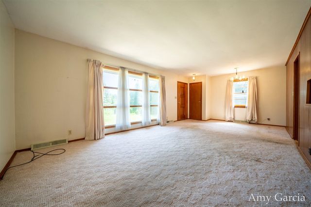 3530 11 Mile Road, Rockford, MI 49341