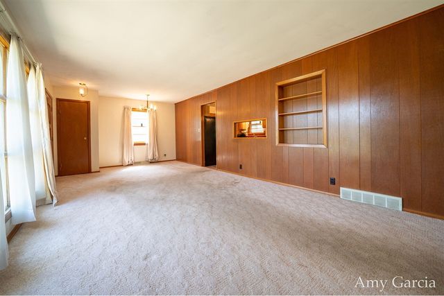 3530 11 Mile Road, Rockford, MI 49341