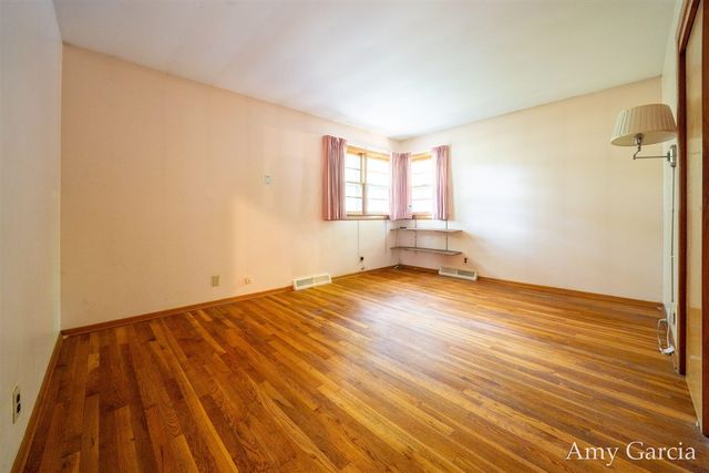3530 11 Mile Road, Rockford, MI 49341