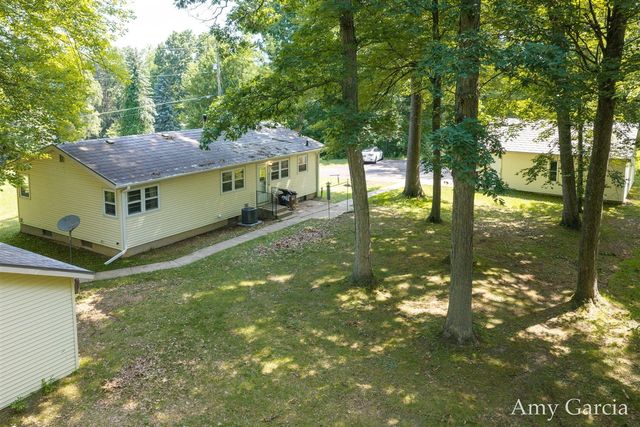 3530 11 Mile Road, Rockford, MI 49341