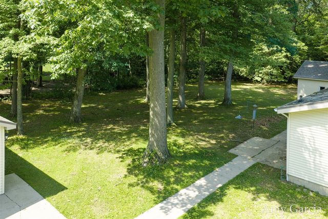 3530 11 Mile Road, Rockford, MI 49341