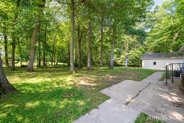 3530 11 Mile Road, Rockford, MI 49341