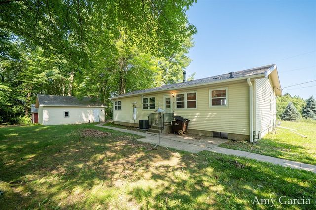 3530 11 Mile Road, Rockford, MI 49341