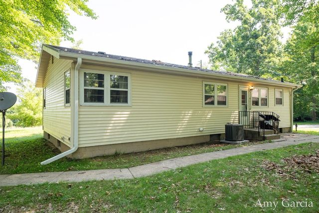 3530 11 Mile Road, Rockford, MI 49341