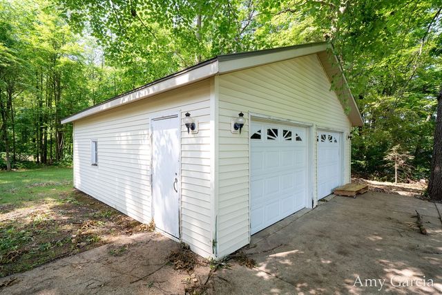 3530 11 Mile Road, Rockford, MI 49341