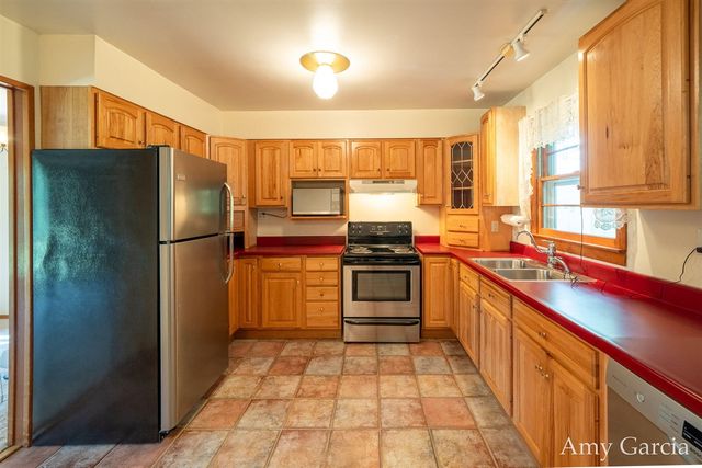 3530 11 Mile Road, Rockford, MI 49341