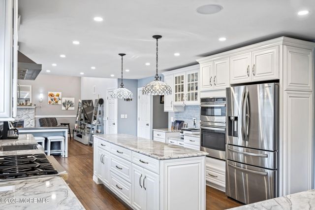 30 Kentucky Drive, Hazlet, NJ 07730