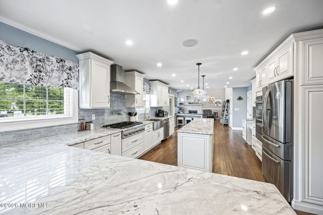 30 Kentucky Drive, Hazlet, NJ 07730
