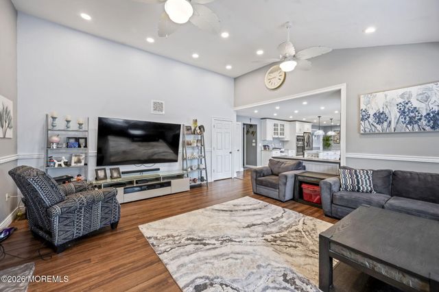 30 Kentucky Drive, Hazlet, NJ 07730