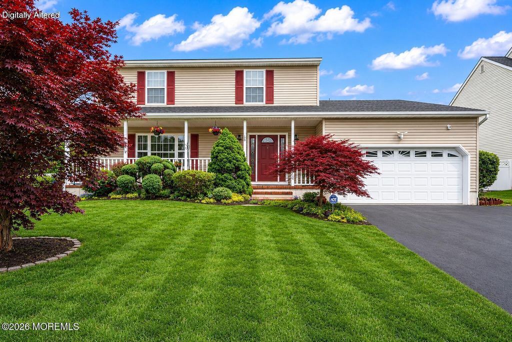 30 Kentucky Drive, Hazlet, NJ 07730
