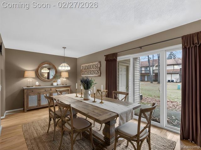 35652 Castlewood Court, Westland, MI 48185