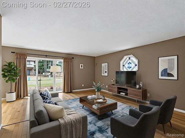 35652 Castlewood Court, Westland, MI 48185