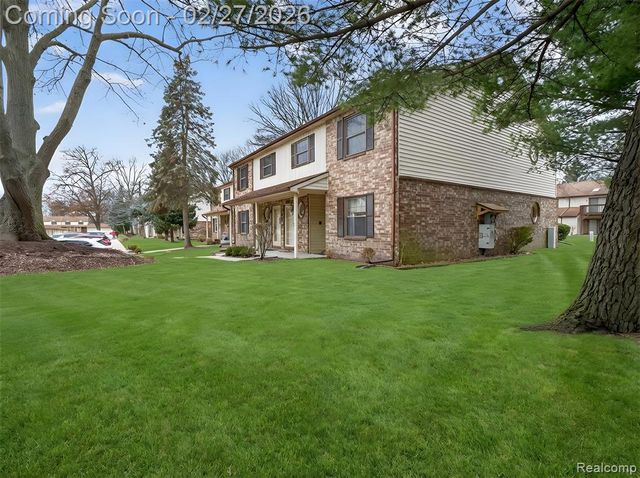 35652 Castlewood Court, Westland, MI 48185