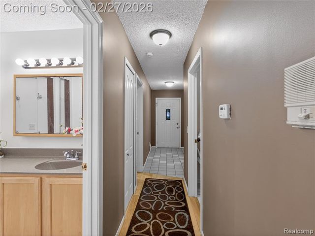 35652 Castlewood Court, Westland, MI 48185