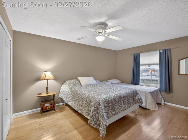 35652 Castlewood Court, Westland, MI 48185