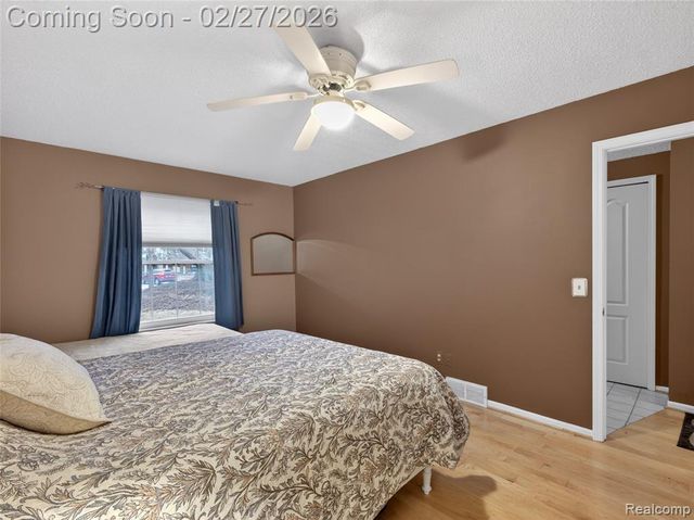 35652 Castlewood Court, Westland, MI 48185