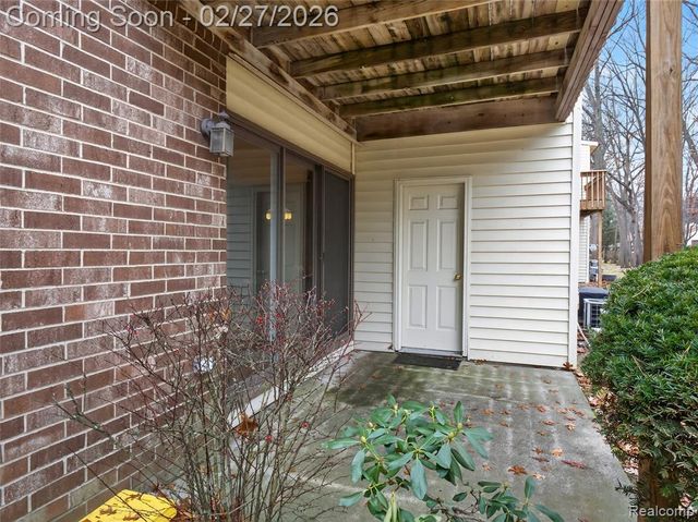 35652 Castlewood Court, Westland, MI 48185