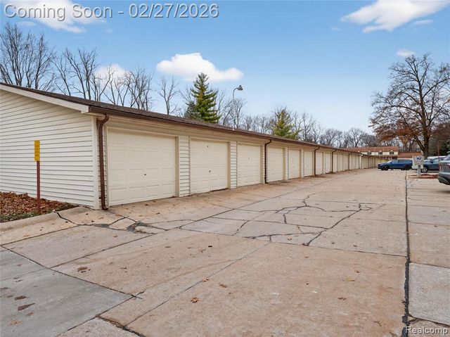 35652 Castlewood Court, Westland, MI 48185