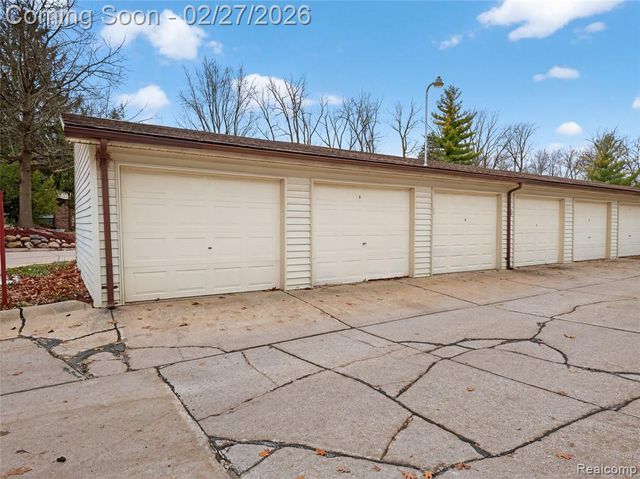 35652 Castlewood Court, Westland, MI 48185