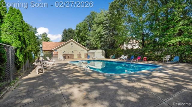 35652 Castlewood Court, Westland, MI 48185