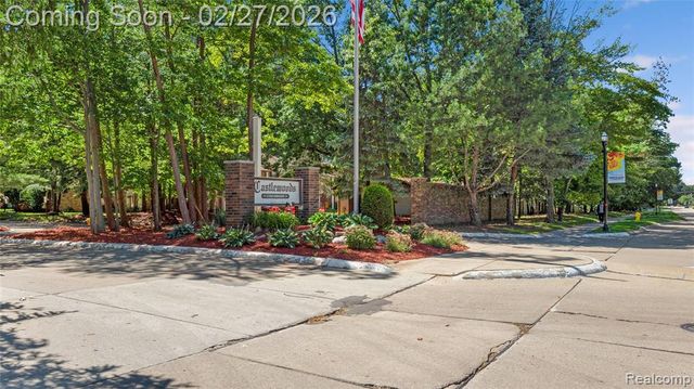 35652 Castlewood Court, Westland, MI 48185