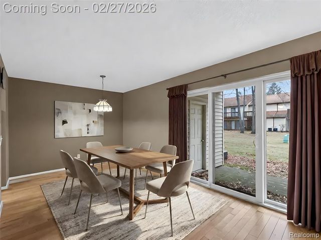 35652 Castlewood Court, Westland, MI 48185