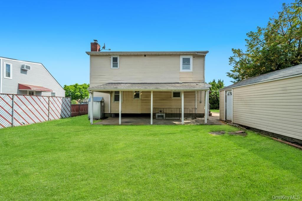 15 Farm Lane, Hicksville, NY 11801 — photo 3