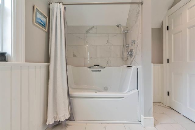 151 Dover Point Road, Dover, NH 03820