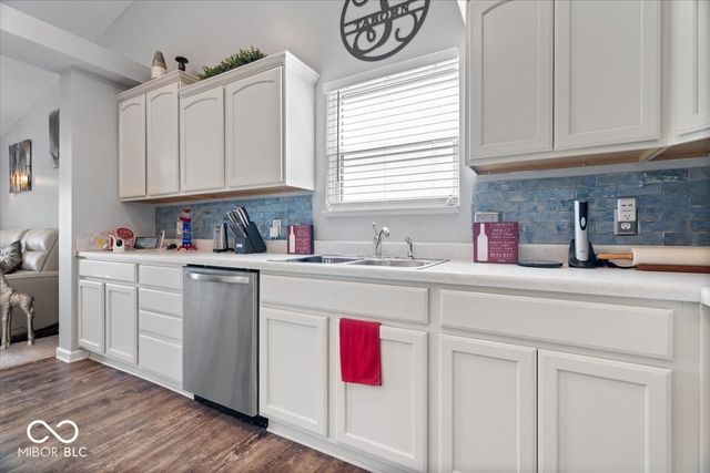 1933 Jessica Court, Indianapolis, IN 46239