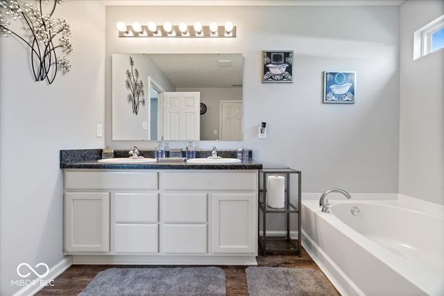 1933 Jessica Court, Indianapolis, IN 46239