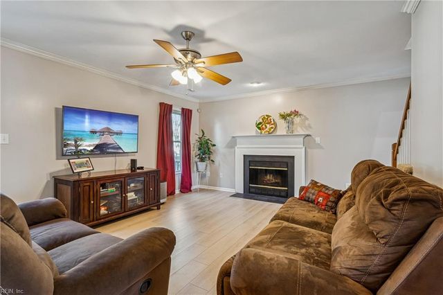 15 Woodsman RD, Hampton, VA 23666