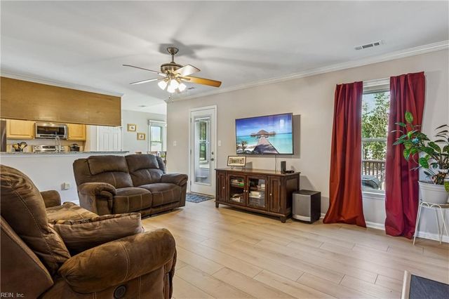 15 Woodsman RD, Hampton, VA 23666