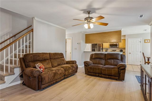 15 Woodsman RD, Hampton, VA 23666