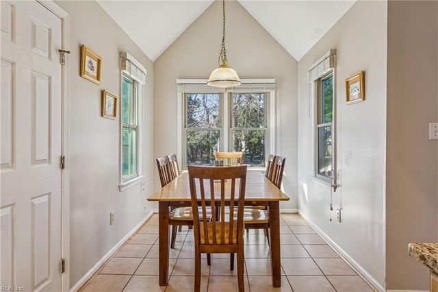 15 Woodsman RD, Hampton, VA 23666