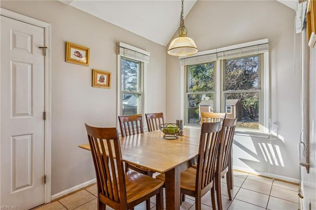 15 Woodsman RD, Hampton, VA 23666