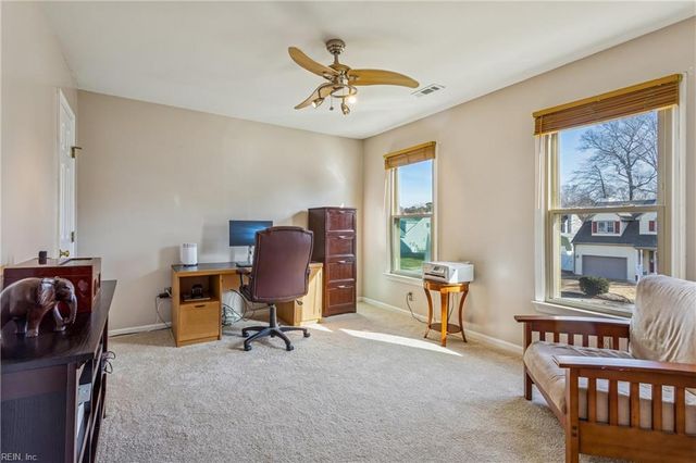 15 Woodsman RD, Hampton, VA 23666