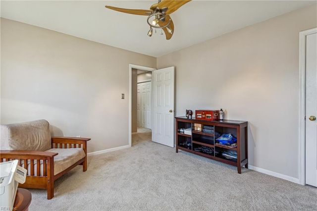 15 Woodsman RD, Hampton, VA 23666