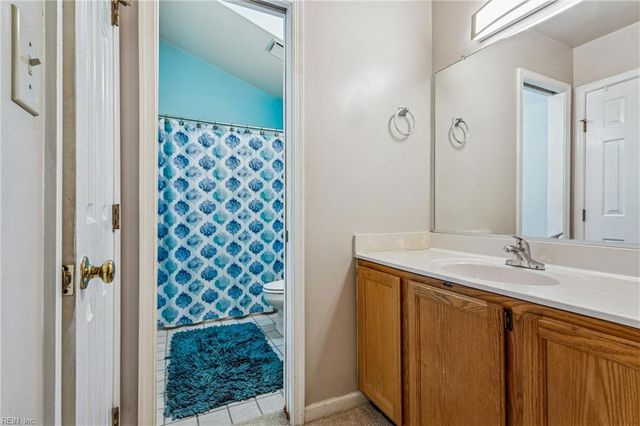 15 Woodsman RD, Hampton, VA 23666