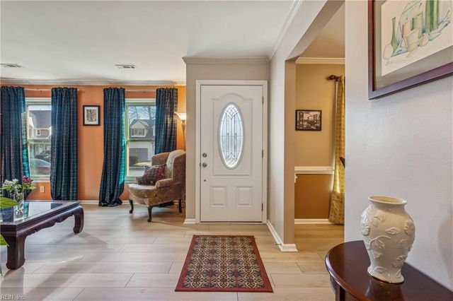 15 Woodsman RD, Hampton, VA 23666