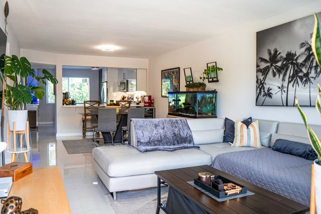 55 SE 14th Street 1110, Boca Raton, FL 33432