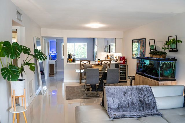 55 SE 14th Street 1110, Boca Raton, FL 33432