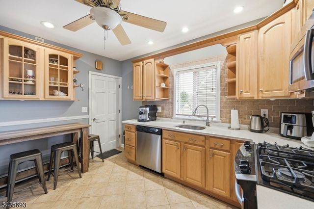 13 George St 2X, Fair Lawn Boro, NJ 07410