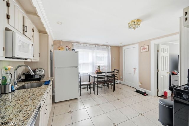 13 George St 2X, Fair Lawn Boro, NJ 07410