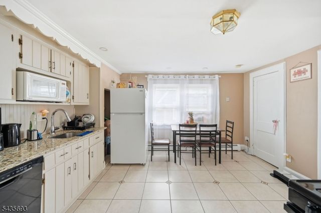 13 George St 2X, Fair Lawn Boro, NJ 07410