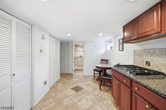 13 George St 2X, Fair Lawn Boro, NJ 07410