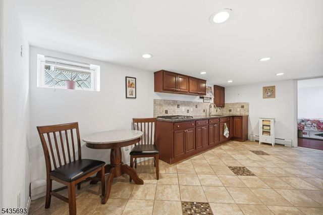 13 George St 2X, Fair Lawn Boro, NJ 07410
