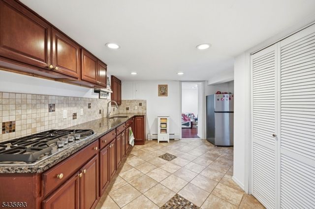 13 George St 2X, Fair Lawn Boro, NJ 07410