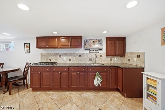 13 George St 2X, Fair Lawn Boro, NJ 07410