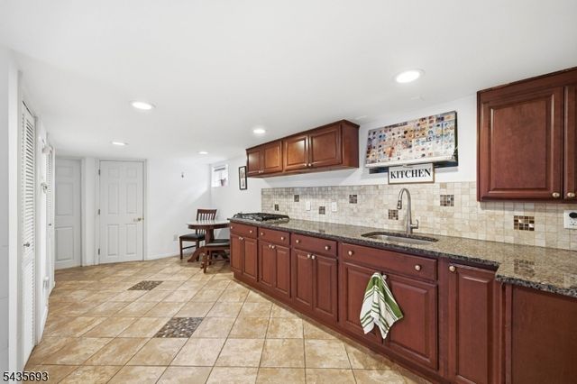 13 George St 2X, Fair Lawn Boro, NJ 07410